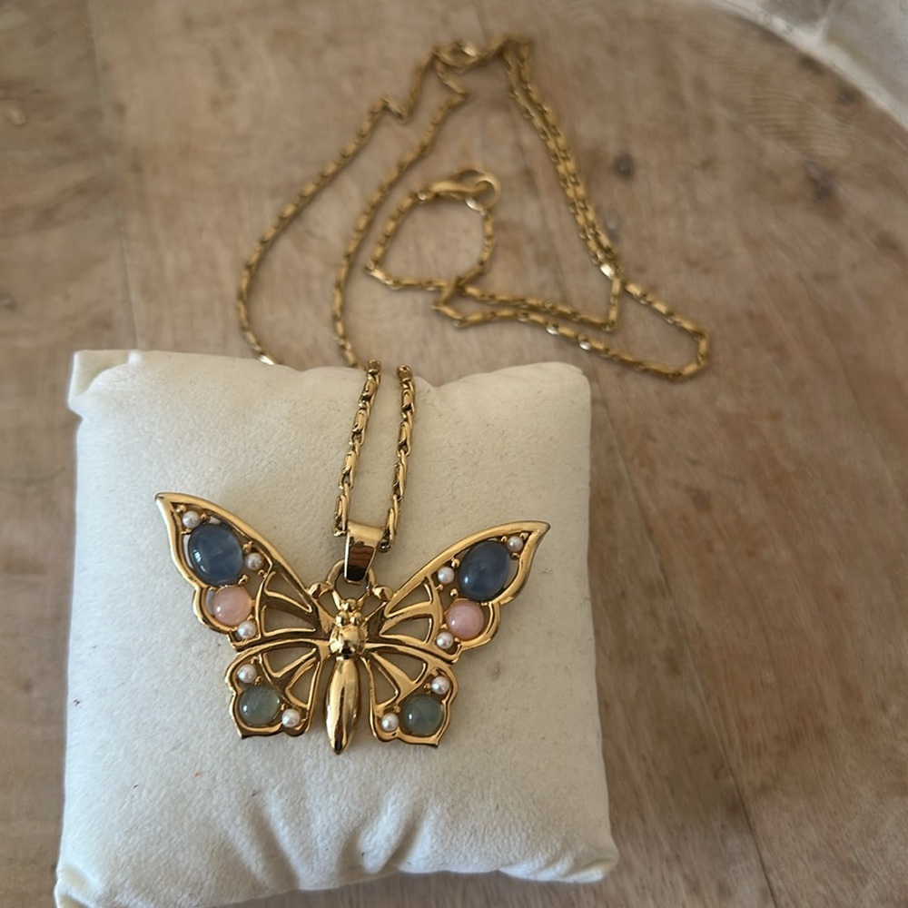 Butterfly Gold Tone Necklace. New.
